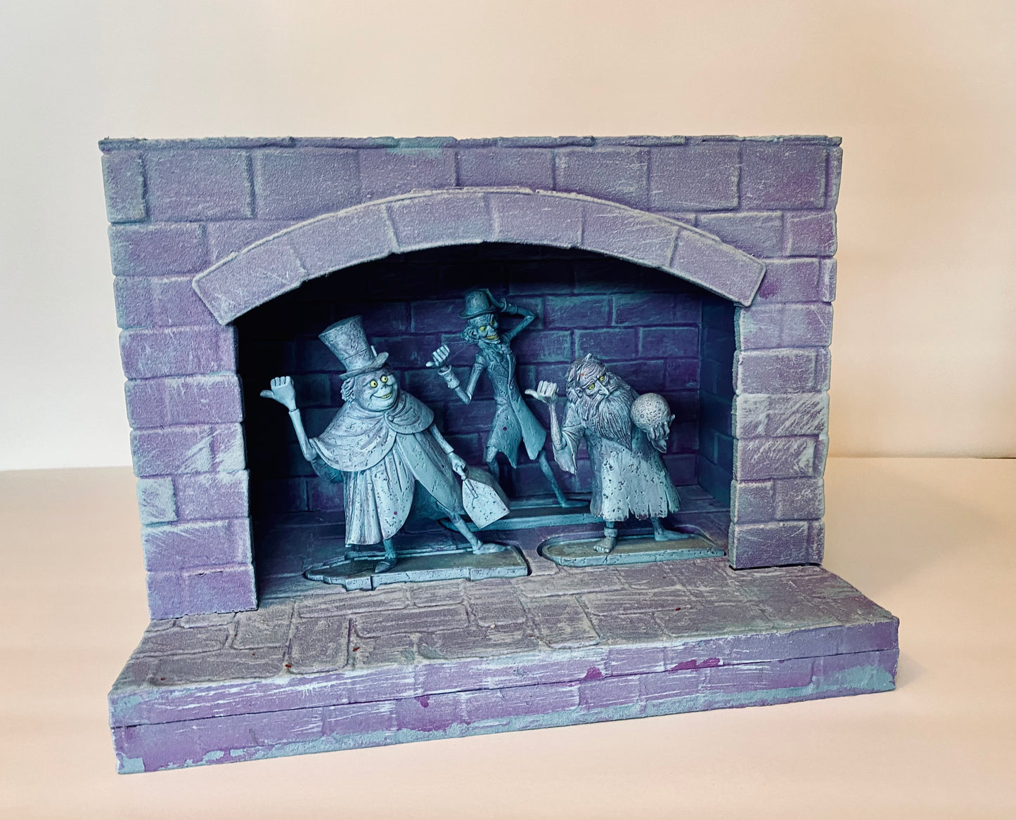 Haunted Scenes - Hitchhiking Ghosts Scene