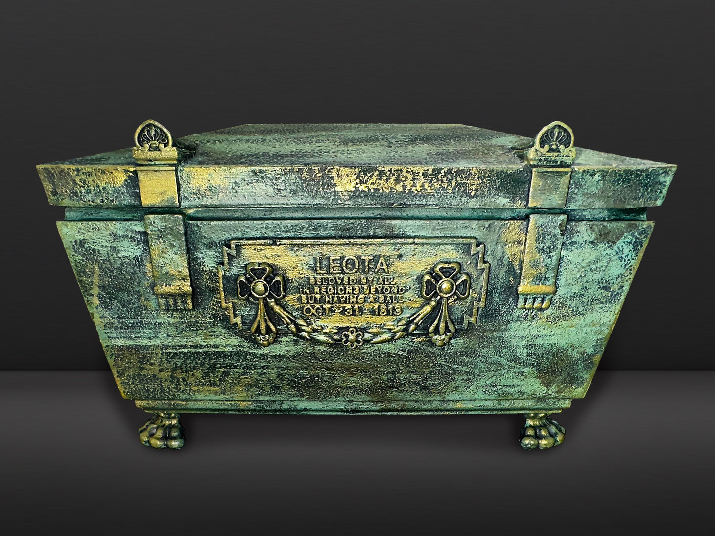 Leota tomb box