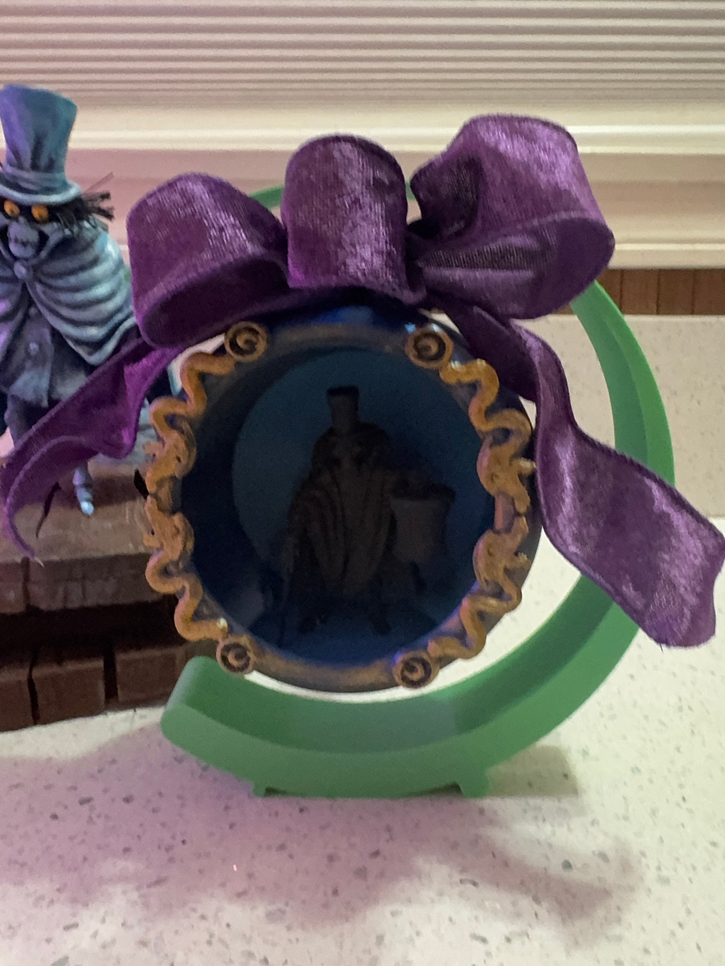 Haunted Mansion-Inspired Ornament – A Ghostly Delight!