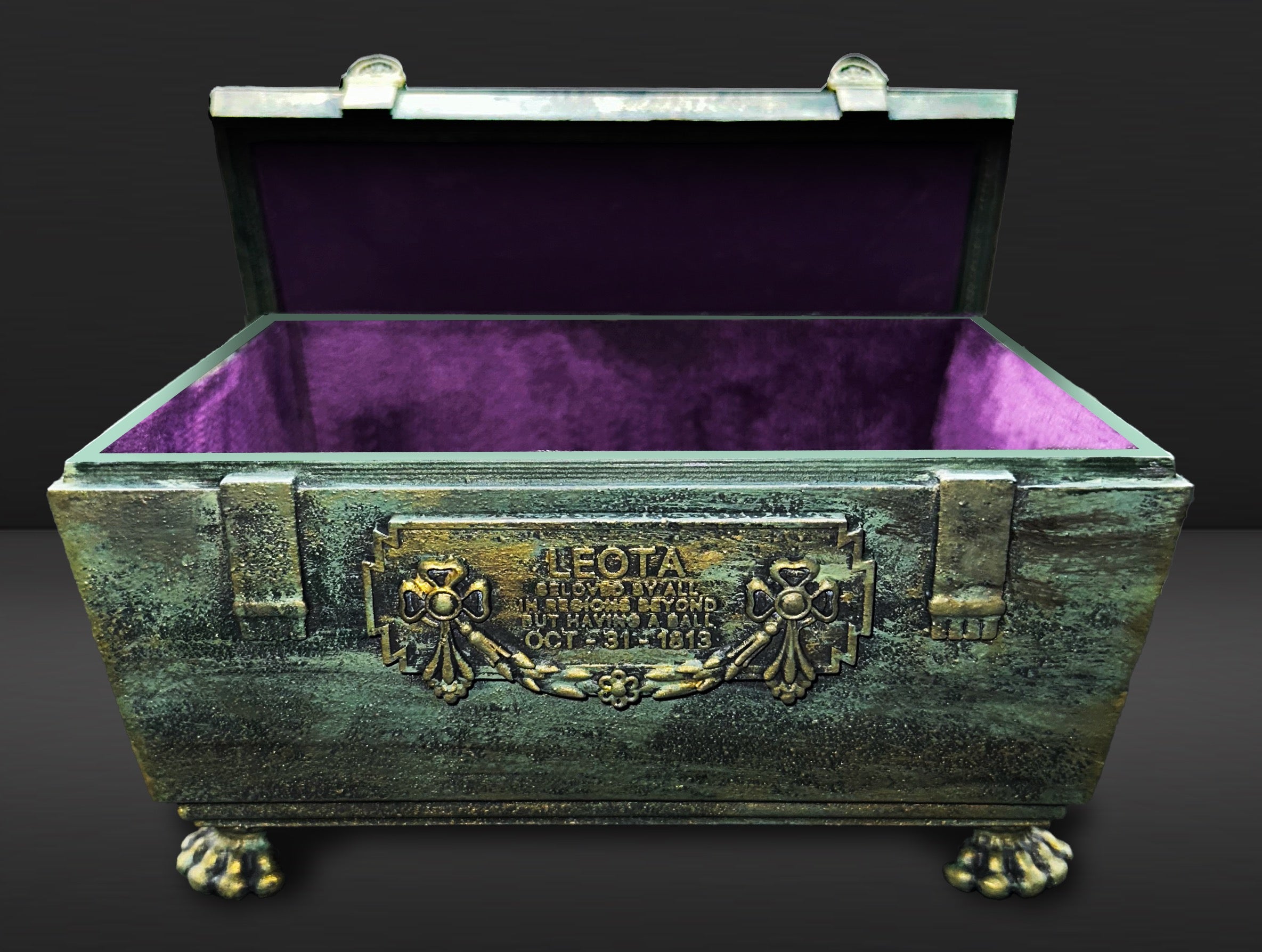 Leota tomb box